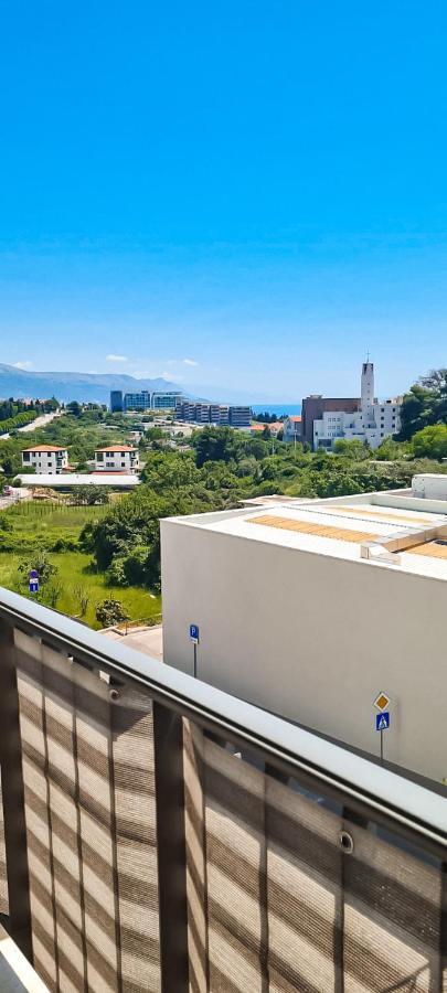 Apartment Azure *Close To The Beach Split Zewnętrze zdjęcie