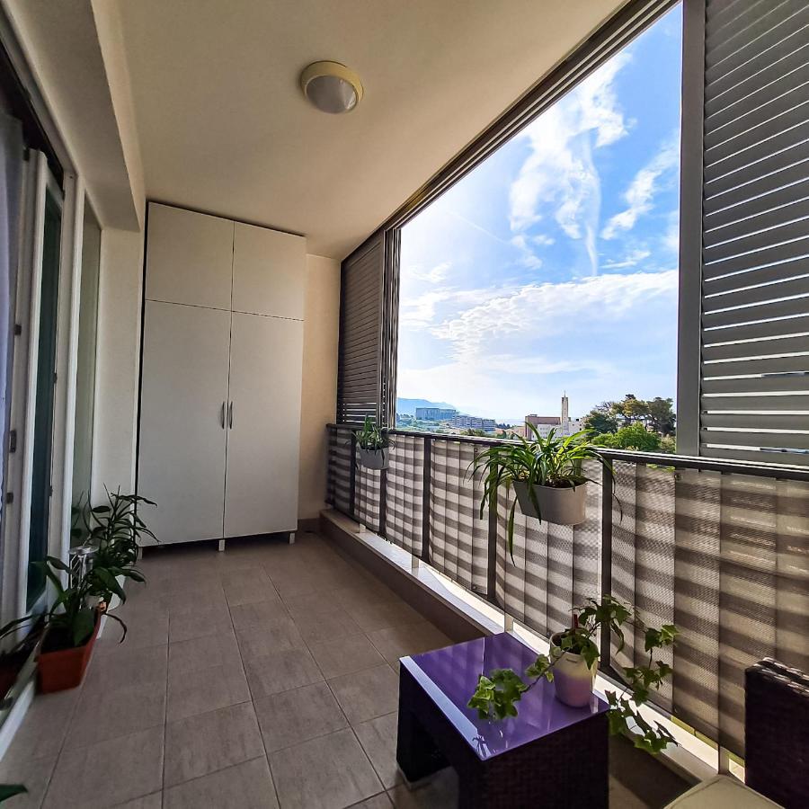 Apartment Azure *Close To The Beach Split Zewnętrze zdjęcie